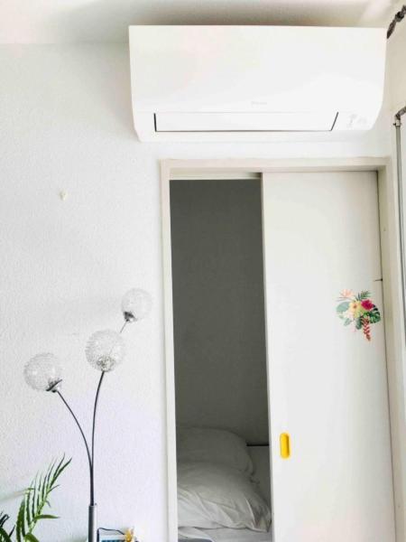 Studio Cosy Et Moderne Au Couchant Situe 150M De La Plage -Avec Parking Gratuit Prive - 25M2 - Climatise - Balcon - Wifi Gratuit 라그랑모트 외부 사진